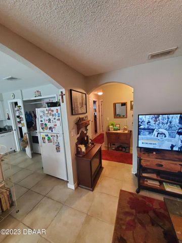 417 Banana Cay Dr Apt D, South Daytona, FL 32119
