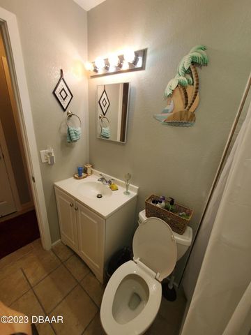 417 Banana Cay Dr Apt D, South Daytona, FL 32119
