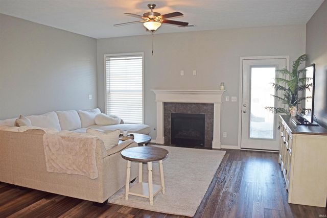 3030 Capstone Court, Newburgh, IN 47630