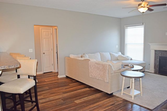 3030 Capstone Court, Newburgh, IN 47630