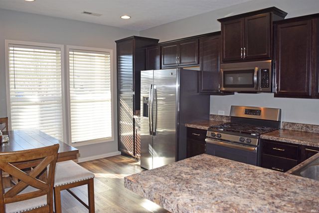 3030 Capstone Court, Newburgh, IN 47630