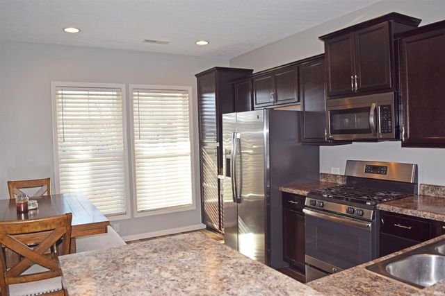 3030 Capstone Court, Newburgh, IN 47630