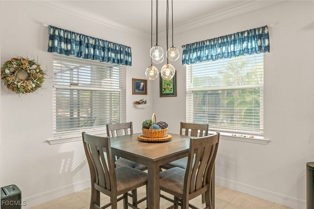 811 SE 33rd TER, Cape Coral, FL 33904