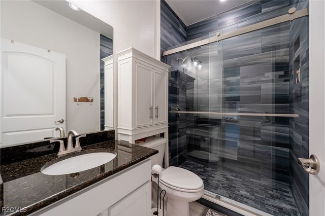 811 SE 33rd TER, Cape Coral, FL 33904