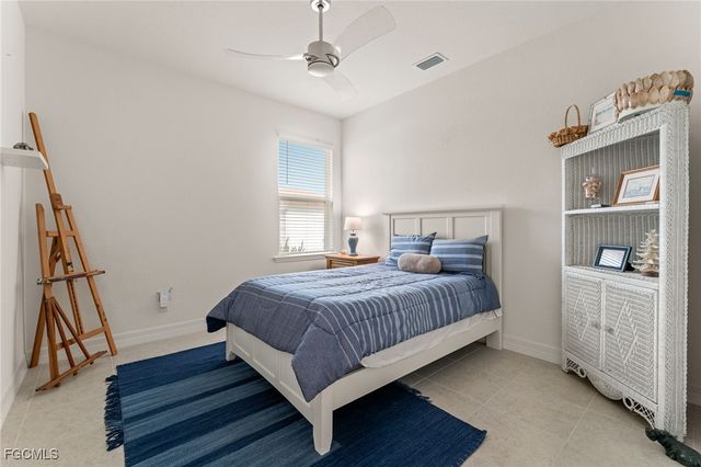 811 SE 33rd TER, Cape Coral, FL 33904