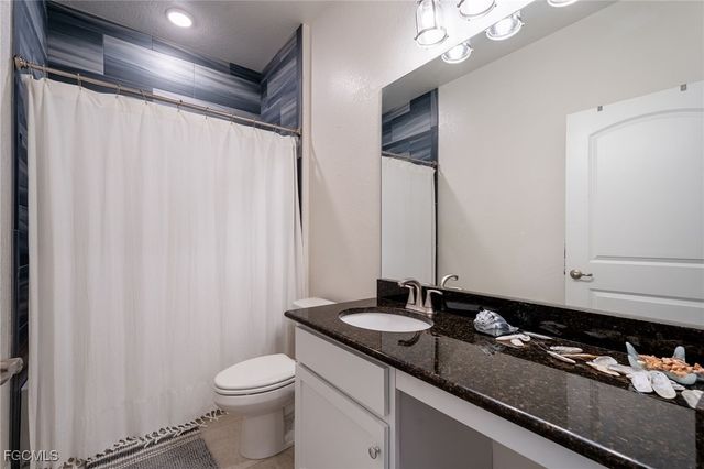 811 SE 33rd TER, Cape Coral, FL 33904