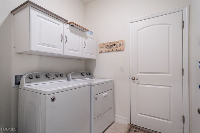 811 SE 33rd TER, Cape Coral, FL 33904