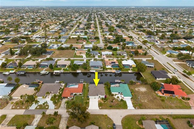 811 SE 33rd TER, Cape Coral, FL 33904