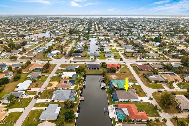 811 SE 33rd TER, Cape Coral, FL 33904