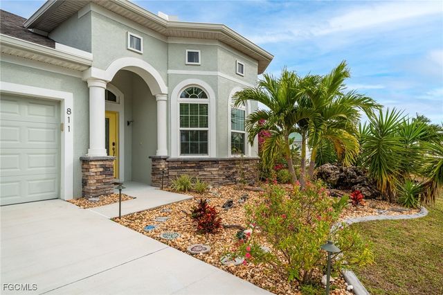 811 SE 33rd TER, Cape Coral, FL 33904