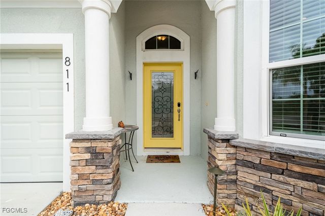 811 SE 33rd TER, Cape Coral, FL 33904