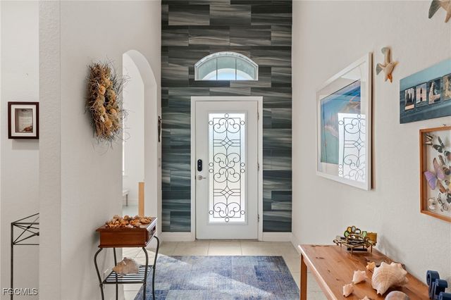 811 SE 33rd TER, Cape Coral, FL 33904