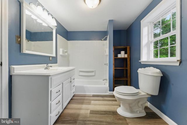 704 E F ST, Brunswick, MD 21716