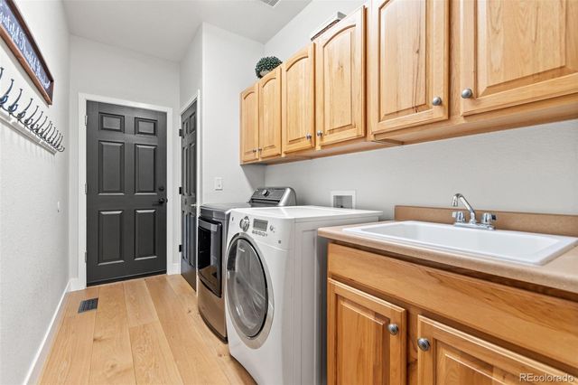 7463 Soapstone Way, Castle Rock, CO 80108