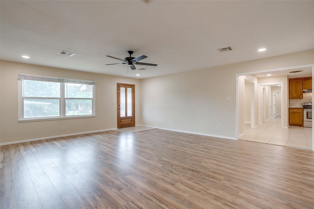 1208 Warden Street, Benbrook, TX 76126 — photo 2