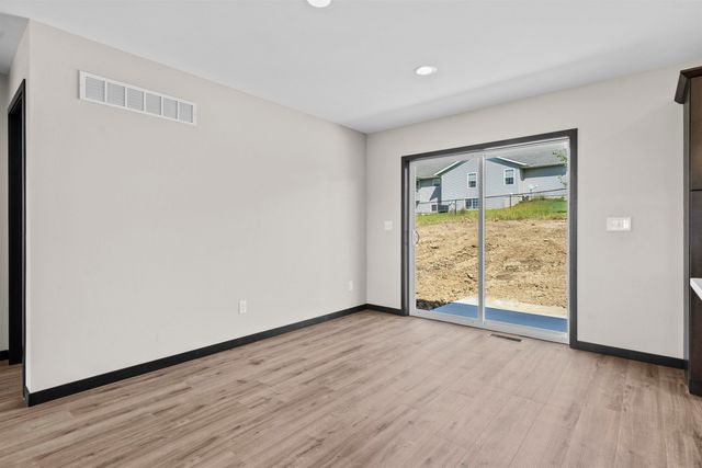 206 Endeavor Avenue, Urbana, IA 52345