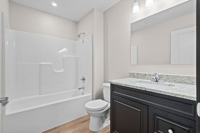 206 Endeavor Avenue, Urbana, IA 52345