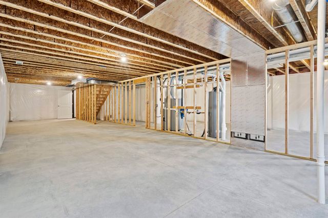 206 Endeavor Avenue, Urbana, IA 52345