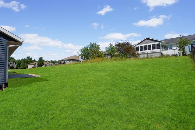 206 Endeavor Avenue, Urbana, IA 52345