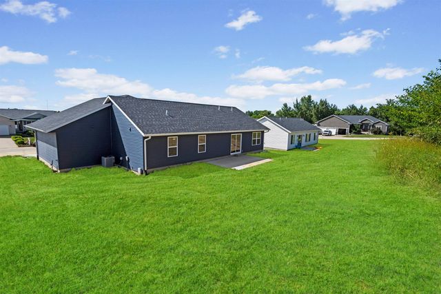 206 Endeavor Avenue, Urbana, IA 52345