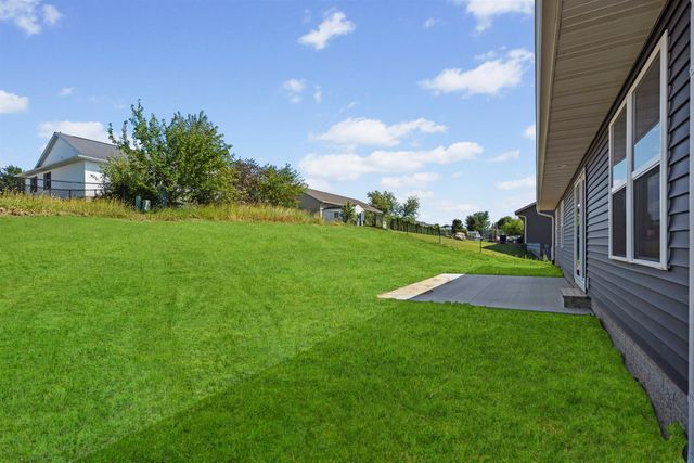 206 Endeavor Avenue, Urbana, IA 52345