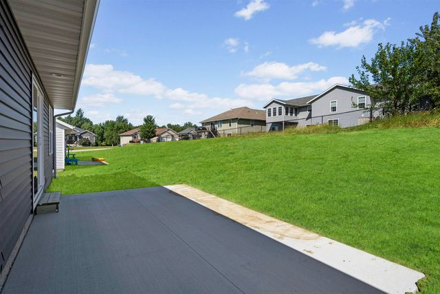 206 Endeavor Avenue, Urbana, IA 52345