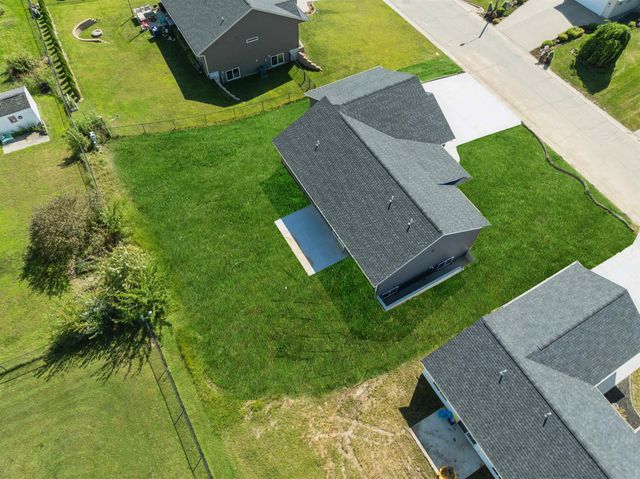 206 Endeavor Avenue, Urbana, IA 52345