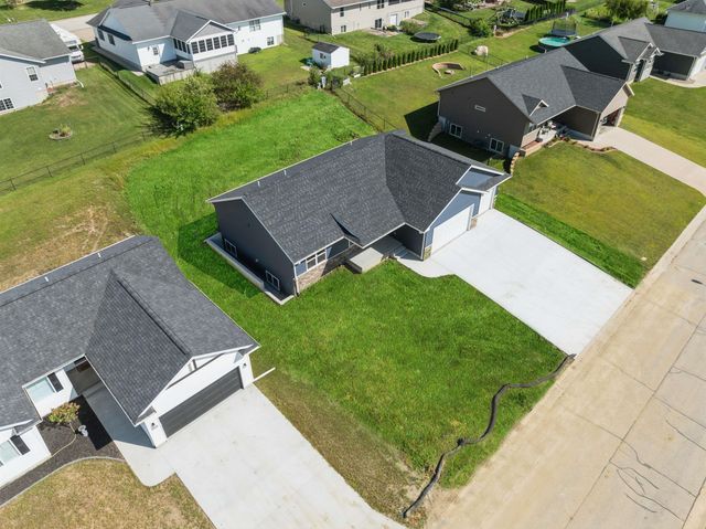206 Endeavor Avenue, Urbana, IA 52345
