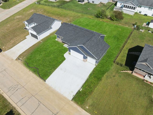 206 Endeavor Avenue, Urbana, IA 52345