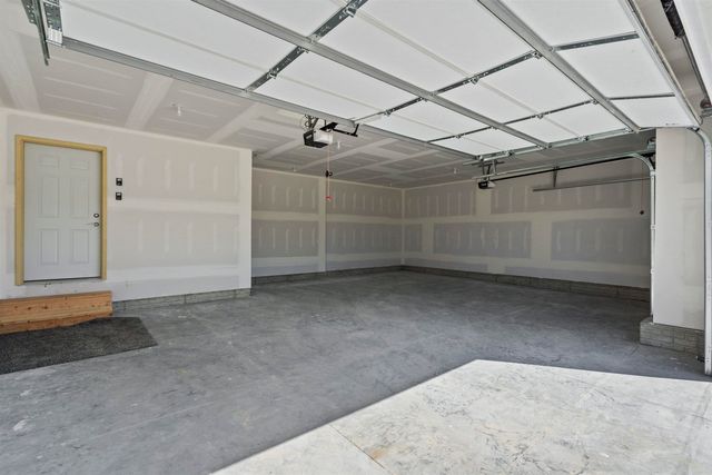 206 Endeavor Avenue, Urbana, IA 52345