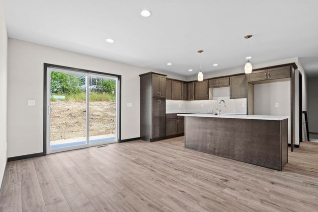 206 Endeavor Avenue, Urbana, IA 52345