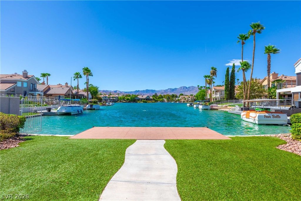3056 Yankee Clipper Drive, Las Vegas, NV 89117 — photo 2