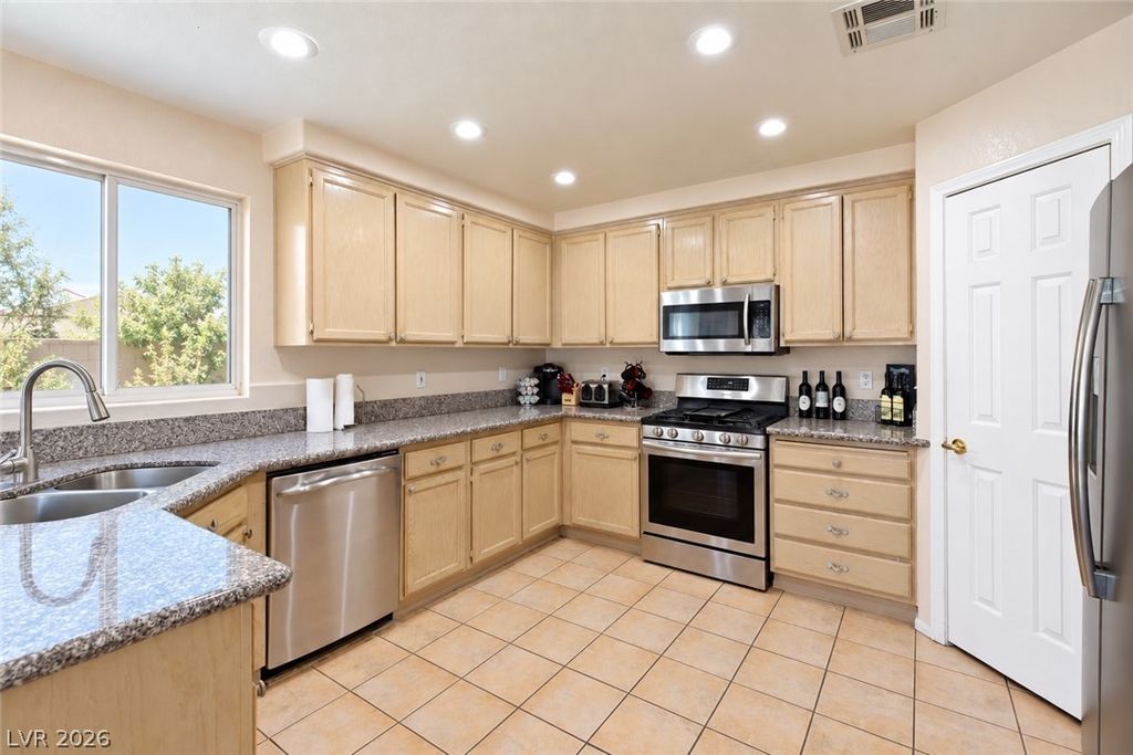 3056 Yankee Clipper Drive, Las Vegas, NV 89117 — photo 5