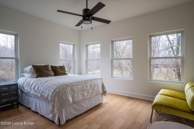 2803 Rivers Edge Rd, Louisville, KY 40222