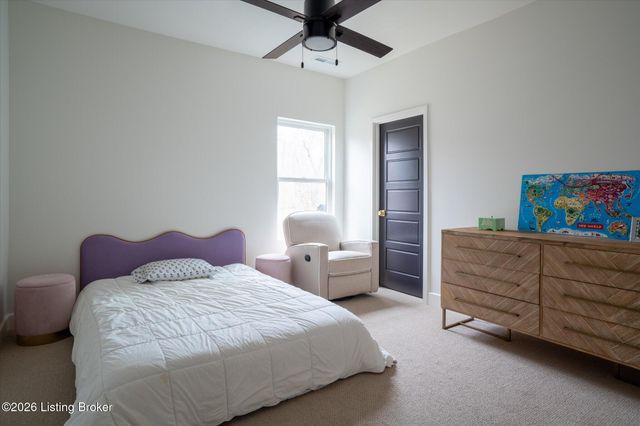 2803 Rivers Edge Rd, Louisville, KY 40222