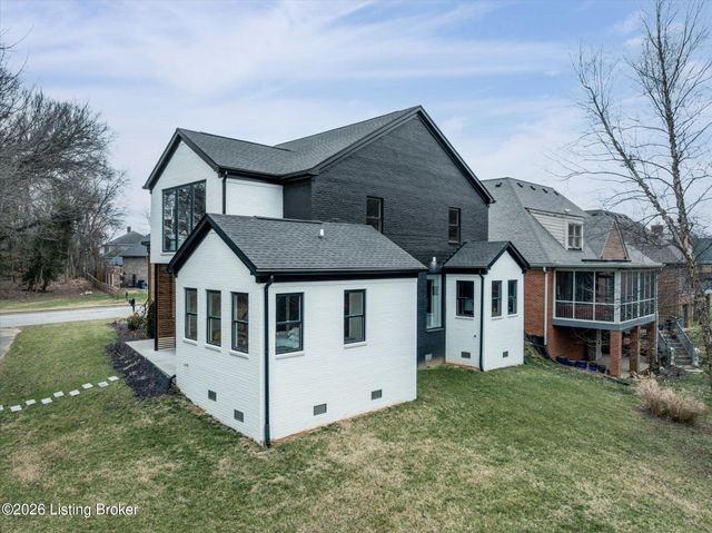 2803 Rivers Edge Rd, Louisville, KY 40222