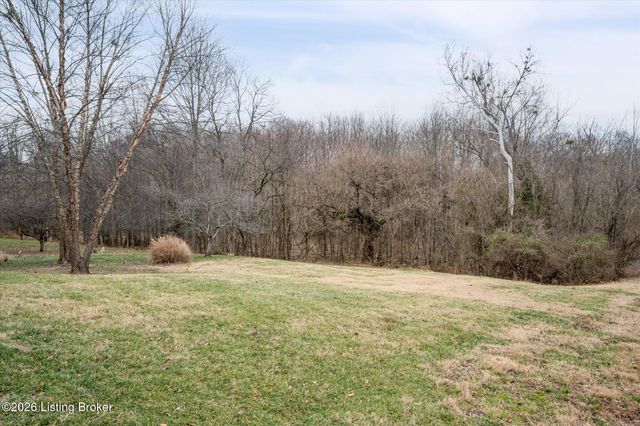 2803 Rivers Edge Rd, Louisville, KY 40222