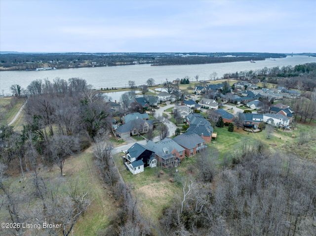 2803 Rivers Edge Rd, Louisville, KY 40222