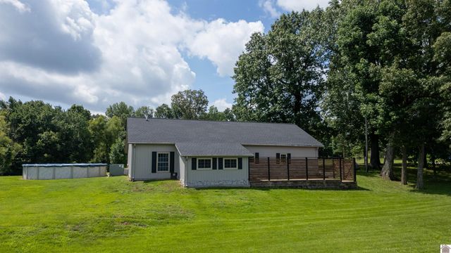8180 Old Lovelaceville Rd, Paducah, KY 42001