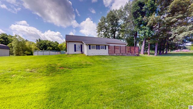 8180 Old Lovelaceville Rd, Paducah, KY 42001