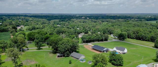 8180 Old Lovelaceville Rd, Paducah, KY 42001