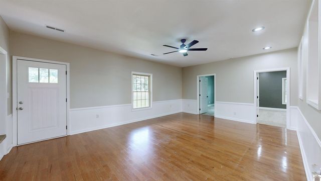 8180 Old Lovelaceville Rd, Paducah, KY 42001
