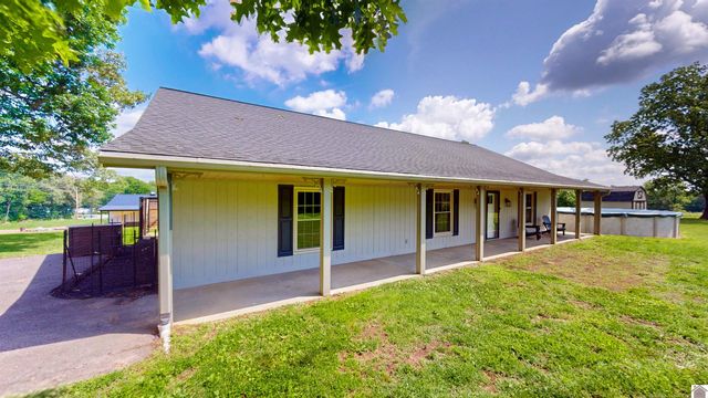 8180 Old Lovelaceville Rd, Paducah, KY 42001