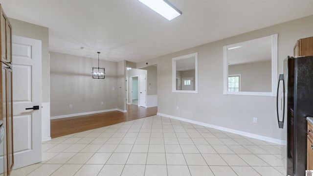 8180 Old Lovelaceville Rd, Paducah, KY 42001