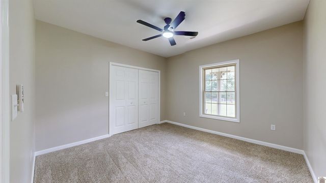 8180 Old Lovelaceville Rd, Paducah, KY 42001