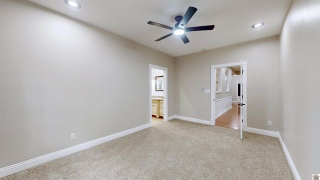8180 Old Lovelaceville Rd, Paducah, KY 42001