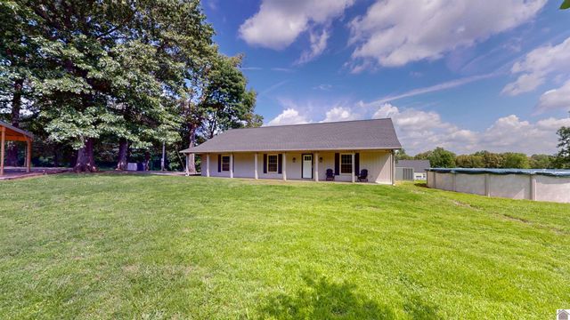 8180 Old Lovelaceville Rd, Paducah, KY 42001