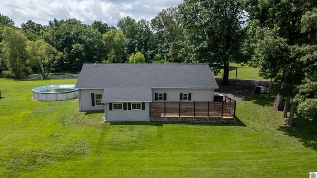 8180 Old Lovelaceville Rd, Paducah, KY 42001