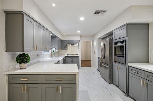 4111 Martinshire Drive, Houston, TX 77025