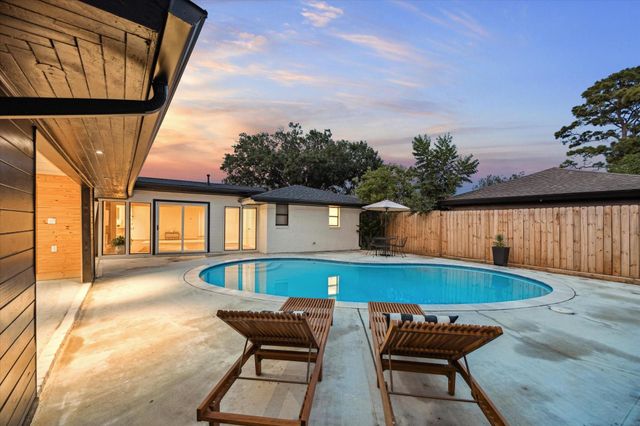 4111 Martinshire Drive, Houston, TX 77025